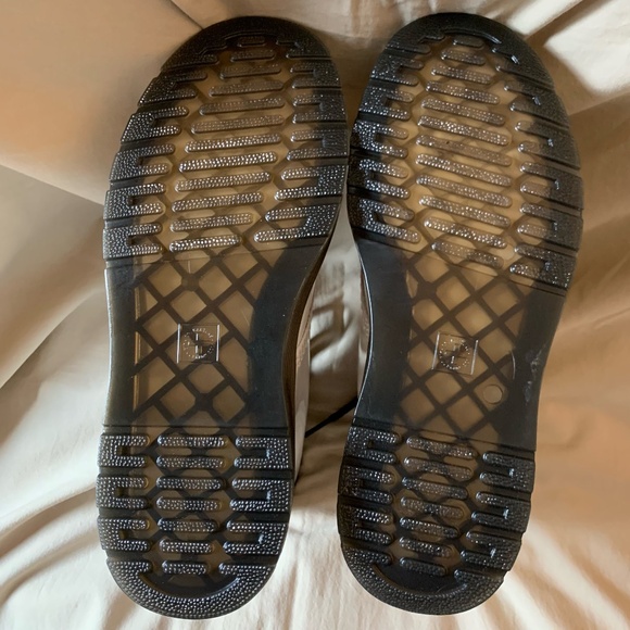 Dr Martens 'Vavala Combat Boots' in white patent leather - Picture 6 of 12